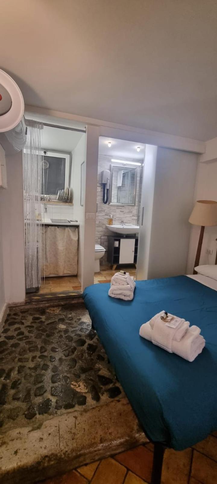 Domus Next Campo De'Fiori With Thermal Shower Roma Esterno foto